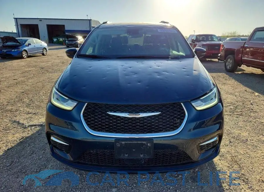 2C4RC3BG3NR216819# 5