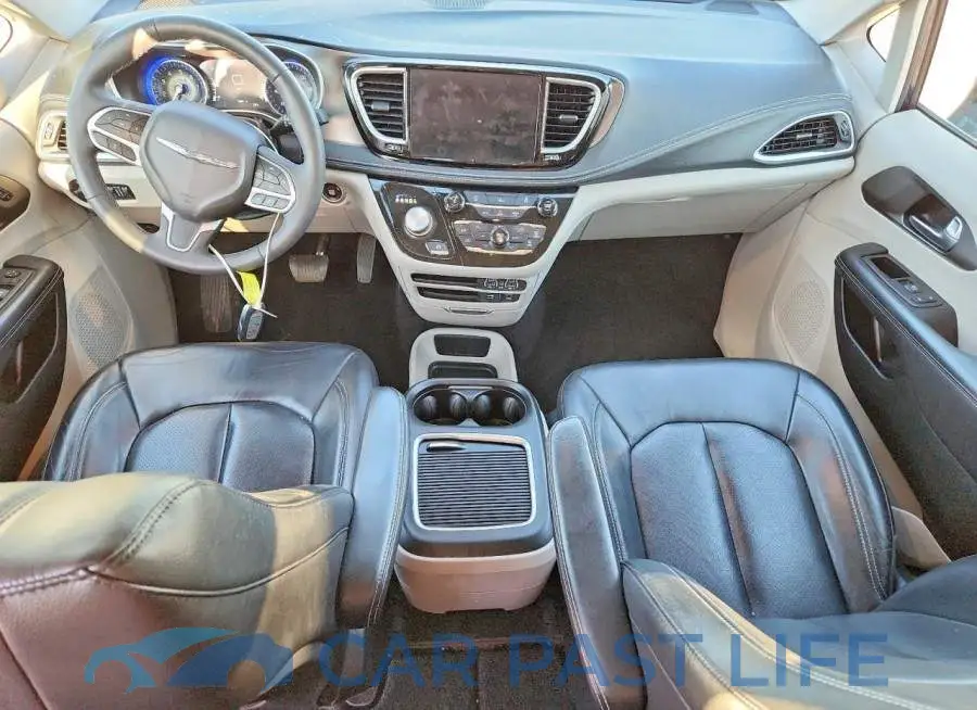 2C4RC3BG3NR216819# 8