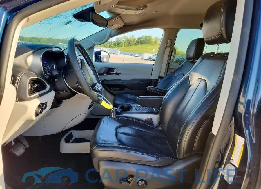2C4RC3BG3NR216819# 7