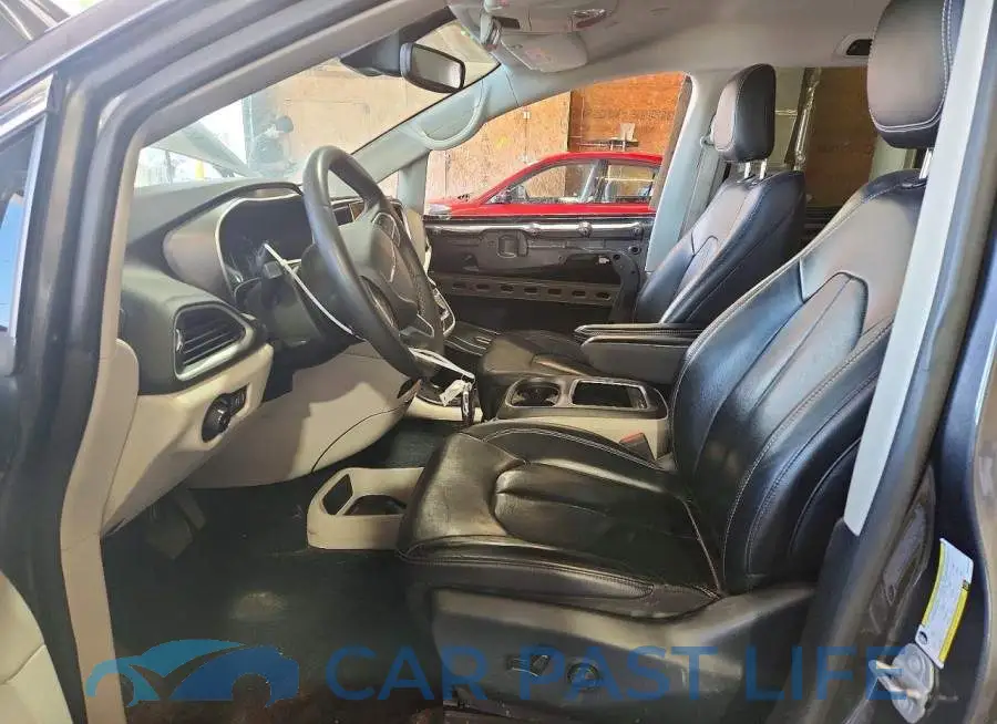 2C4RC1BG0NR158592# 7