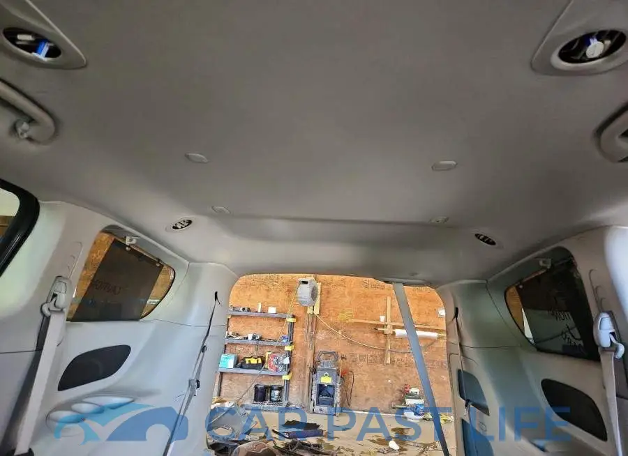 2C4RC1BG0NR158592# 10