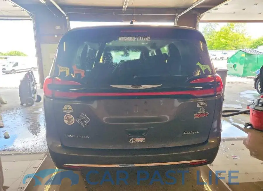 2C4RC1BG0NR158592# 6