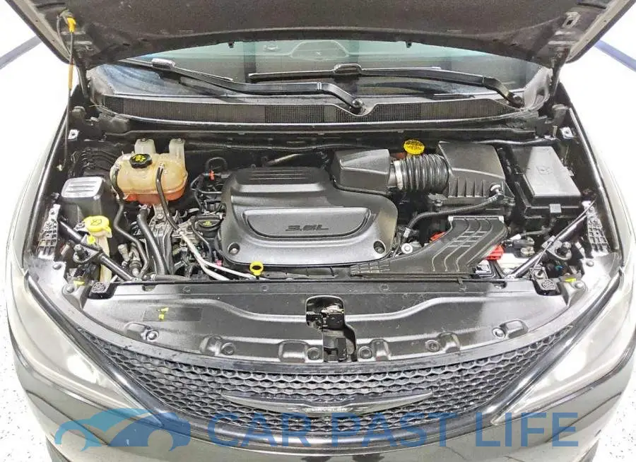 2C4RC1GGXLR246362# 12