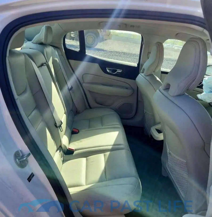 7JRL12GCXSG369238# 10