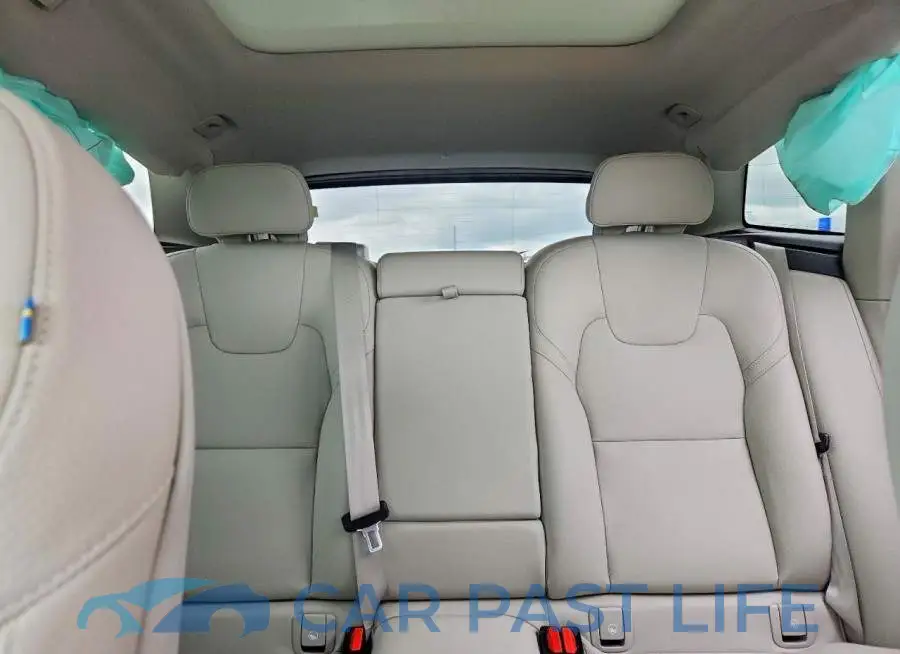 YV4M12RJ3S1111920# 10