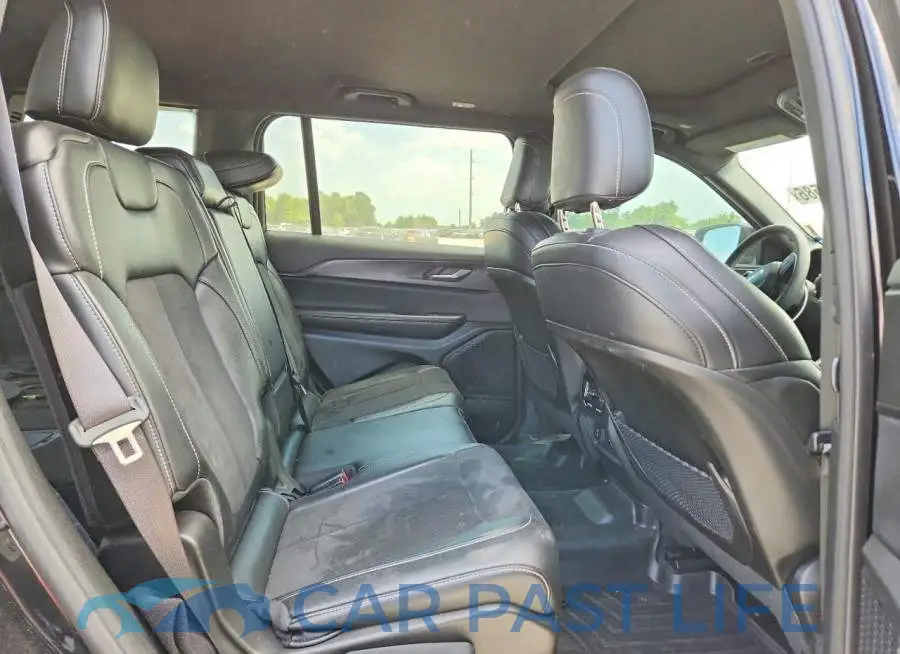 1C4RJKAG7R8617132# 11