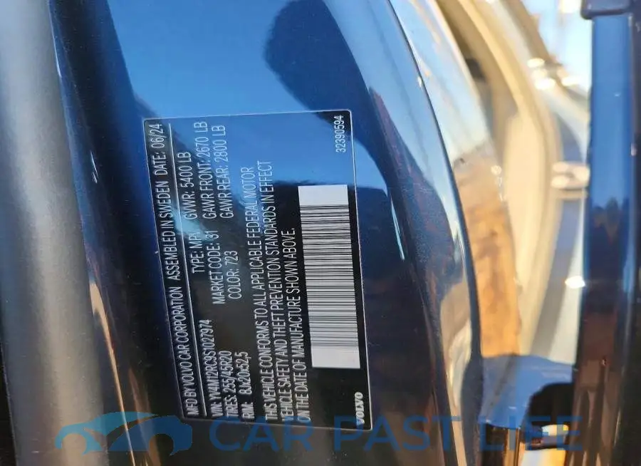 YV4M12RC9S1027974# 13