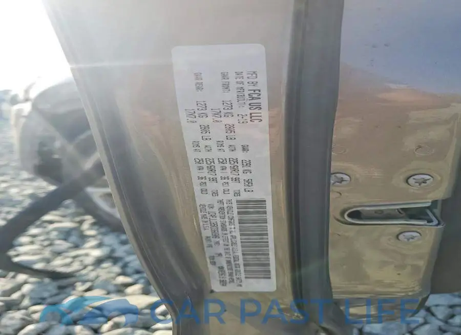 1C4PJLCB5KD360306# 13