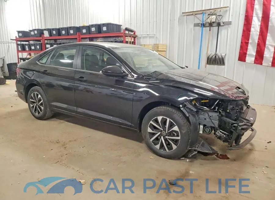 3VW5W7BU5TM031577# 4