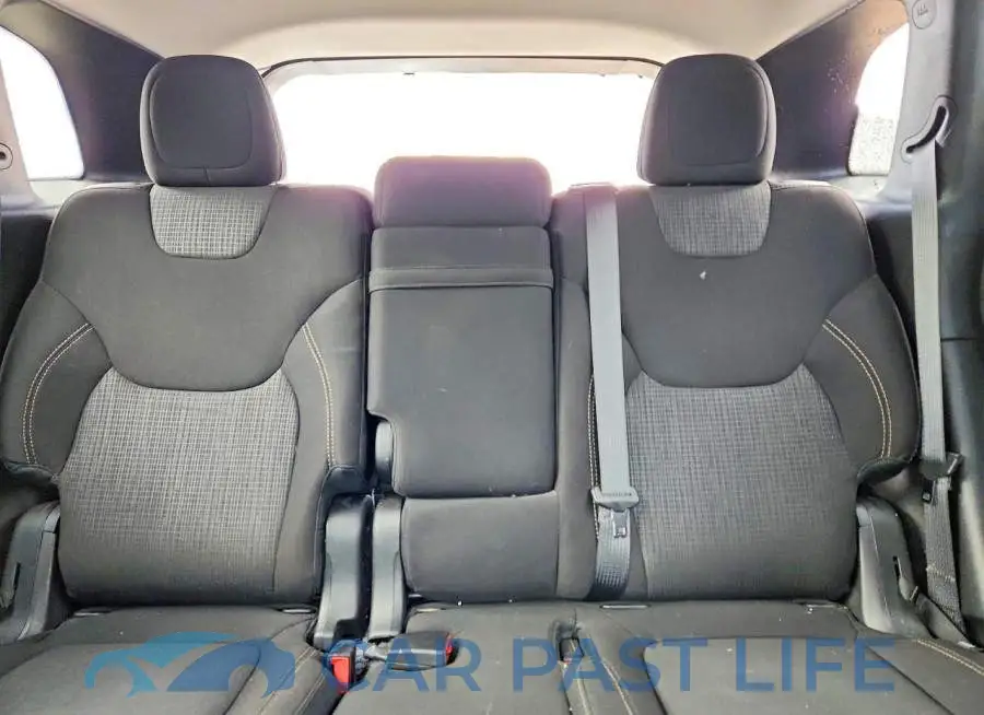 1C4PJLCB4HW535576# 10