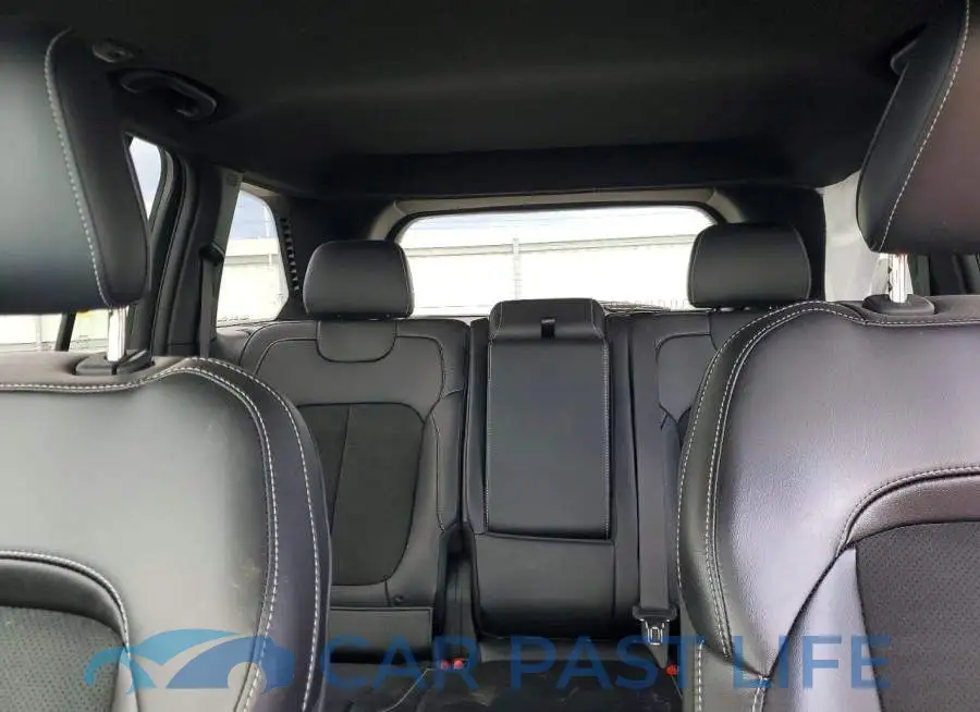 1C4RJHAG5RC215352# 10