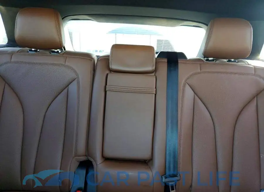 2LMPJ8KP3PBL23942# 10