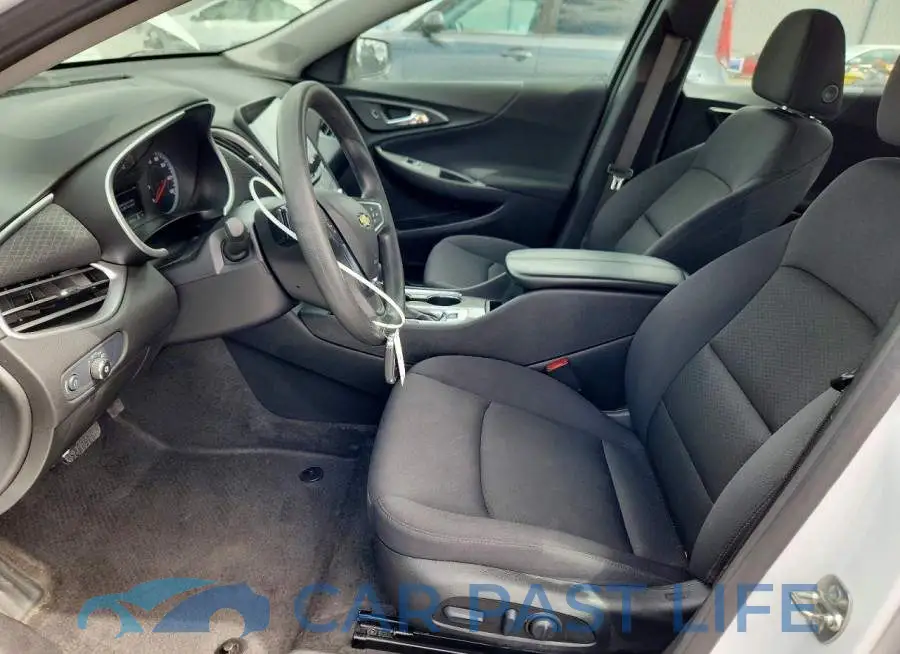 1G1ZD5ST9SF117780# 7