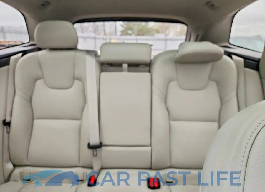 LYV062RW7PB313657# 10