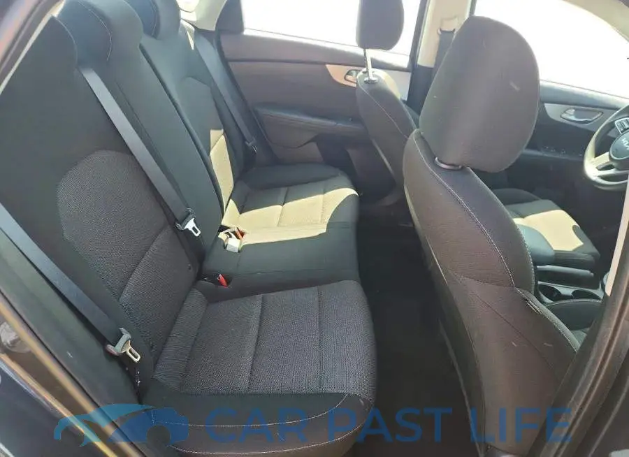 3KPF24AD4PE601328# 10
