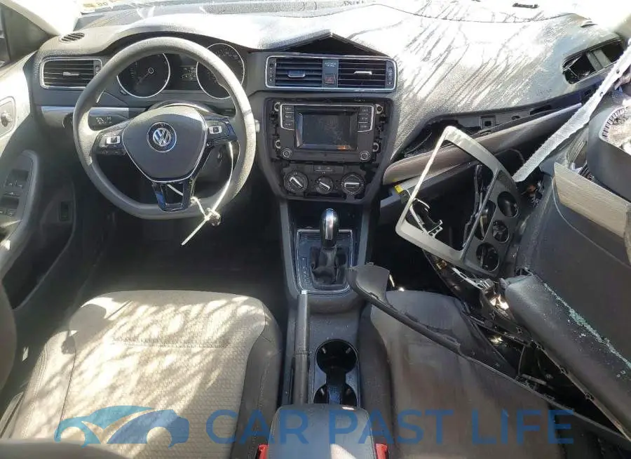 3VW2B7AJ0HM392258# 8