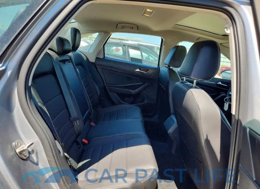 3VW7M7BU5RM019615# 10