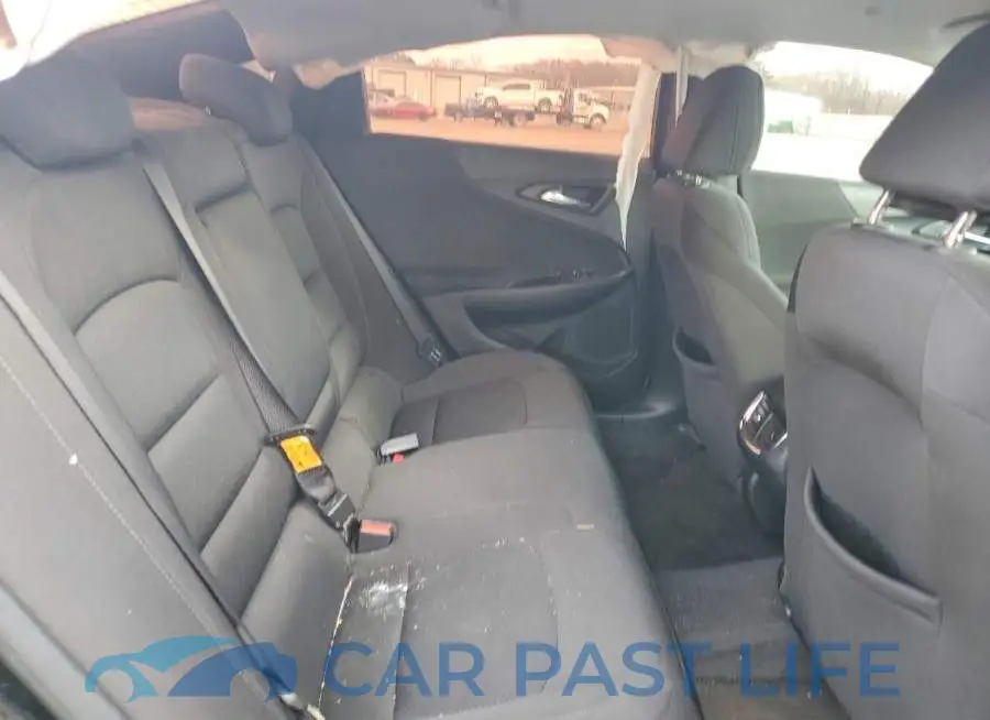 1G1ZD5ST8KF160586# 10