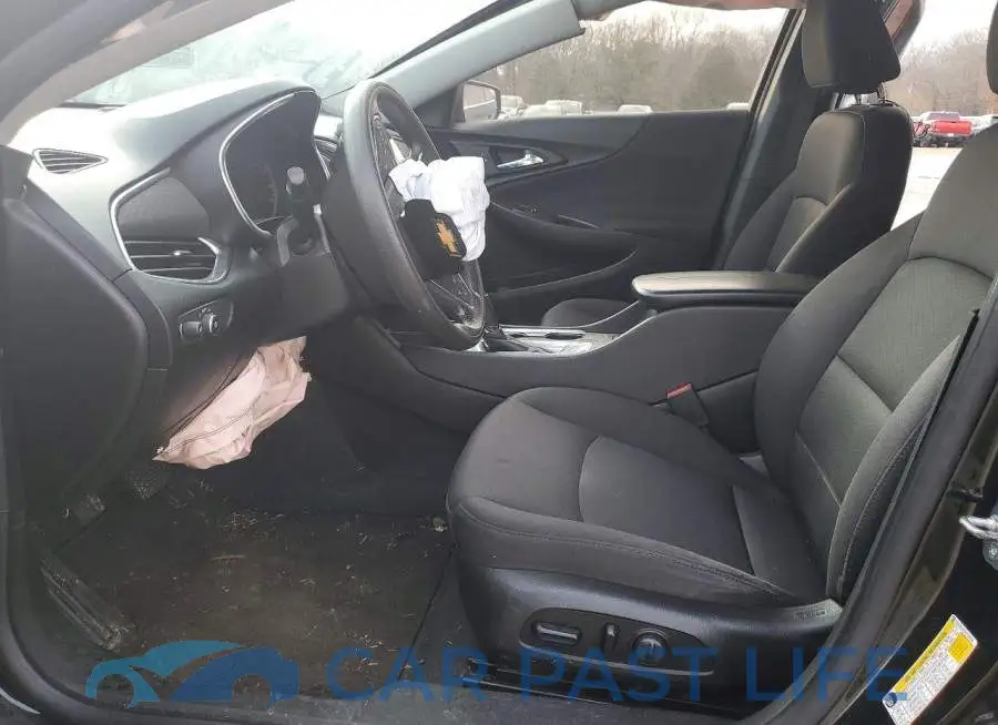1G1ZD5ST8KF160586# 7