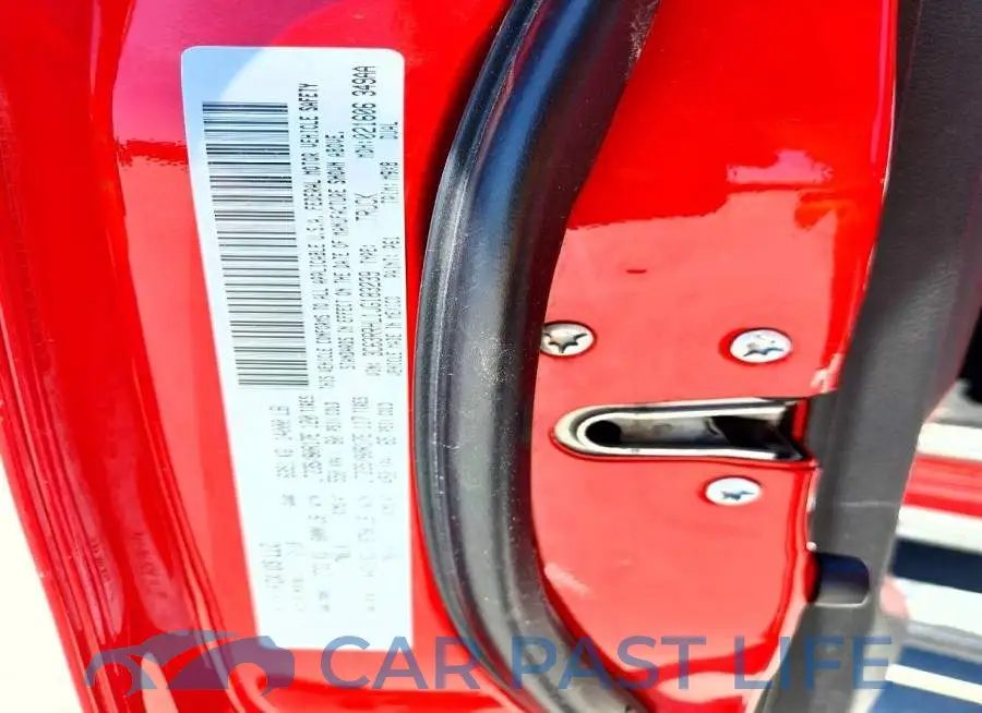 3C63RRHL1JG183239# 12