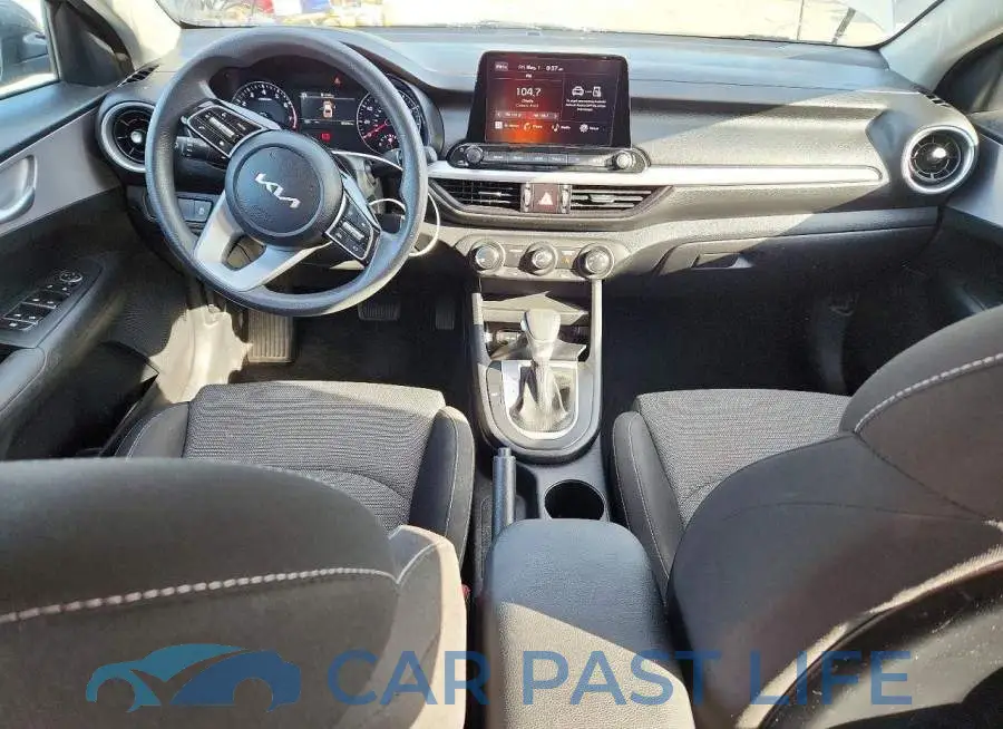 3KPF24AD4RE762684# 8