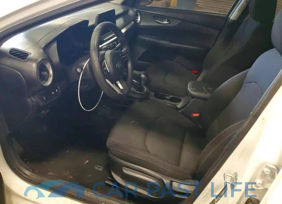 3KPF24AD8LE151225# 7
