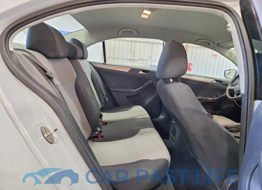 3VW2B7AJ0HM286327# 10
