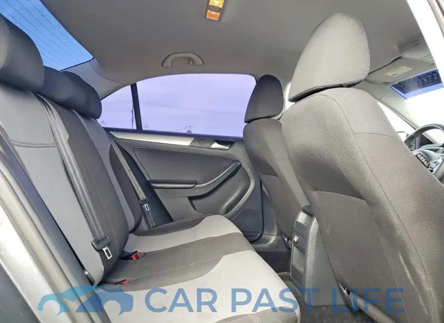 3VW2B7AJ6HM405563# 10