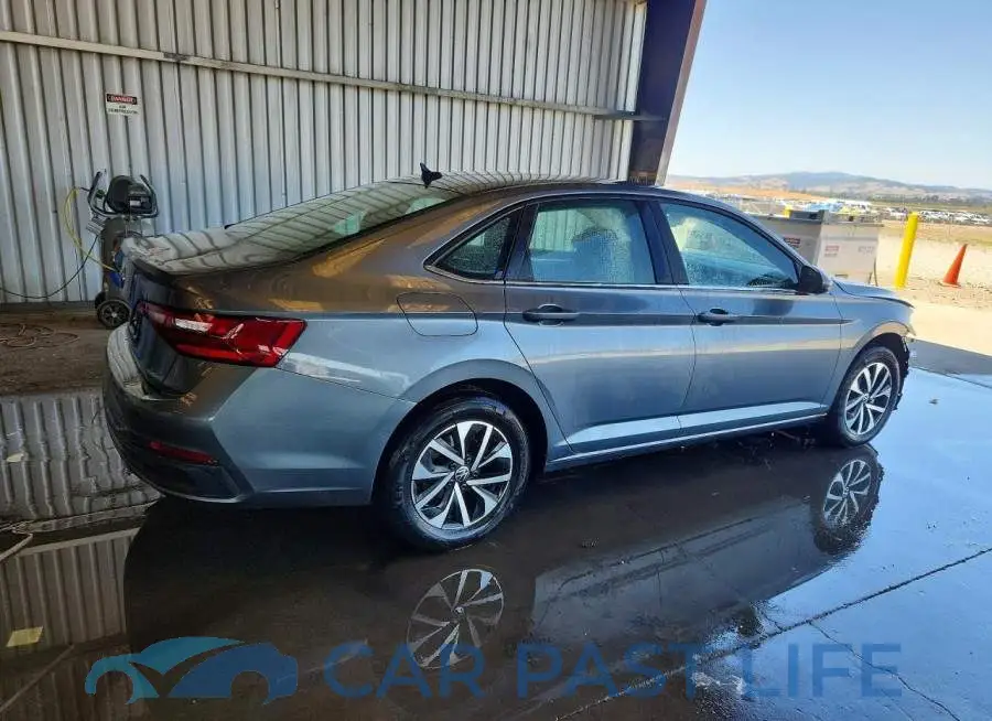 3VW5M7BU8RM078360# 3