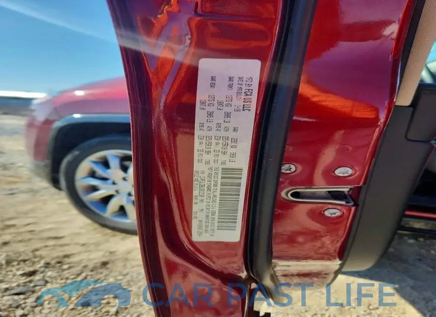1C4PJLCB8JD612130# 13