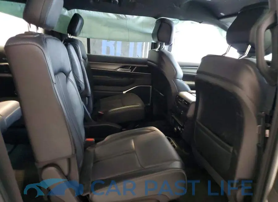 1C4SJVBP2TS161973# 11