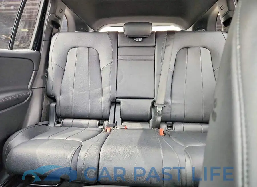 W1N9M1DB4PN015250# 10