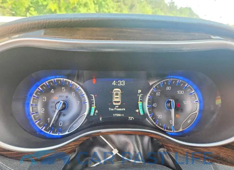 2C4RC1GG9NR114941# 9