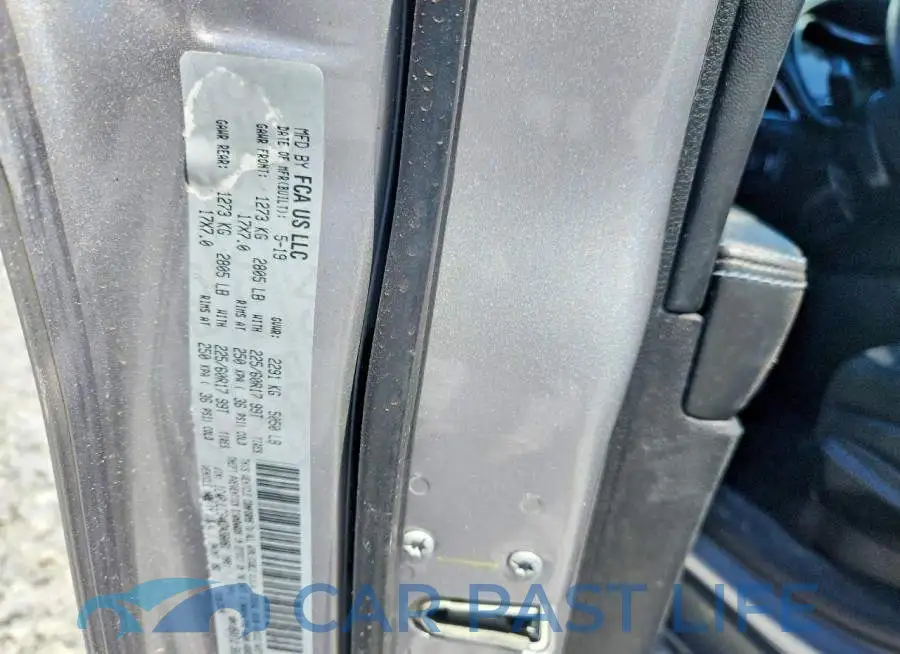 1C4PJLCB4KD458081# 10