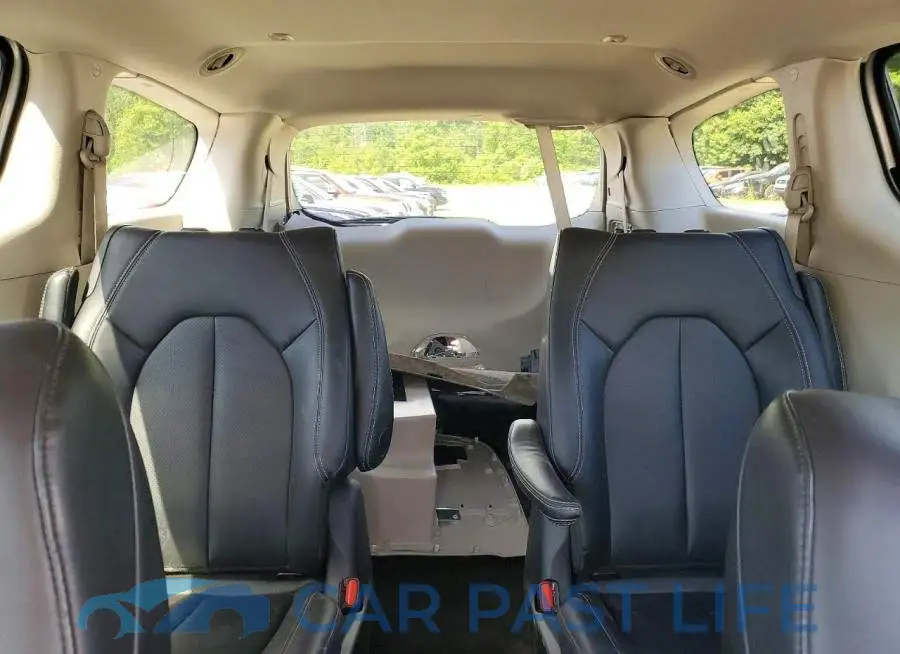 2C4RC1S77RR126910# 10