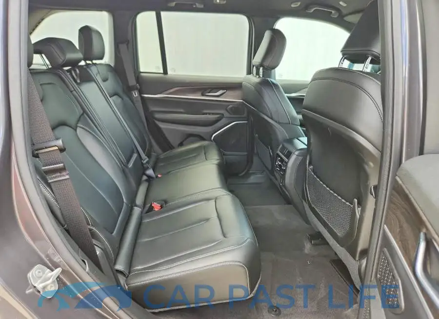 1C4RJHBR6TC241952# 11