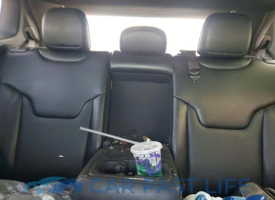 3C4NJDCB8NT131663# 10