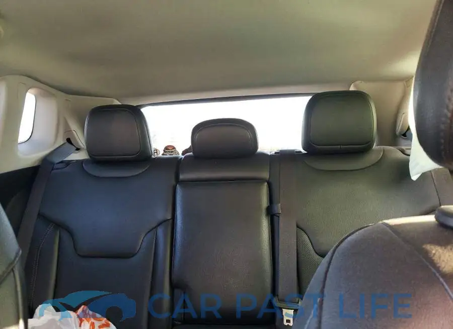 3C4NJDFB7NT195897# 10