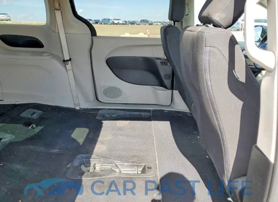 2C4RC1YG4MR521496# 11