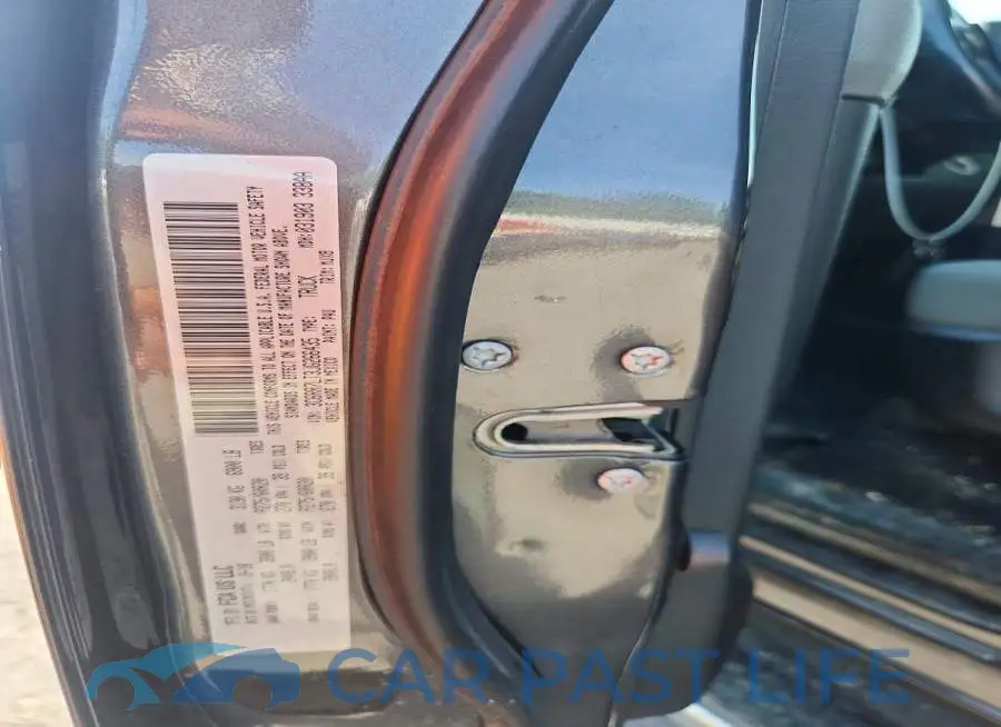 3C6RR7LT3JG266435# 12