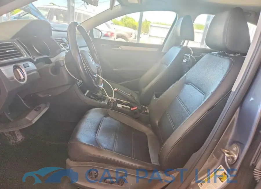 1VWLA7A34KC002702# 7