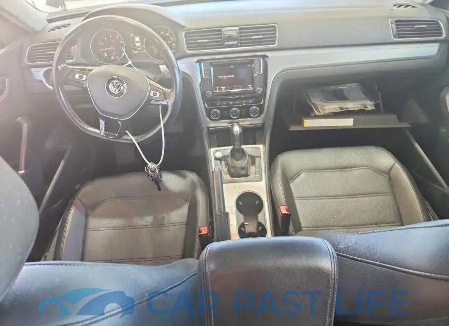 1VWLA7A34KC002702# 8