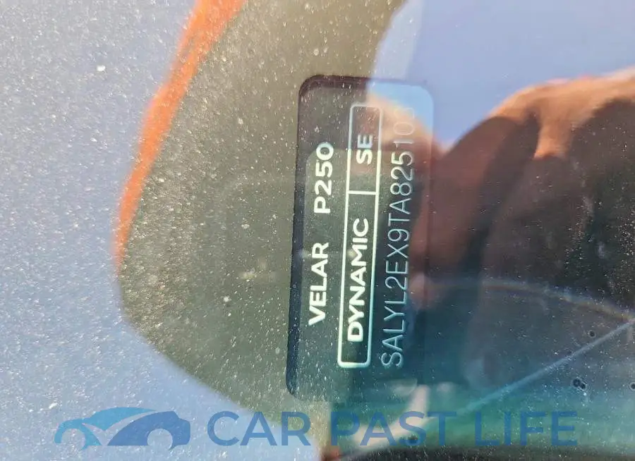 SALYL2EX9TA825103# 13