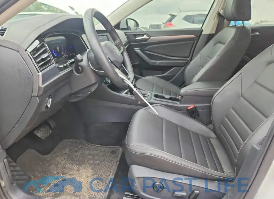 3VW7M7BU0RM032868# 7
