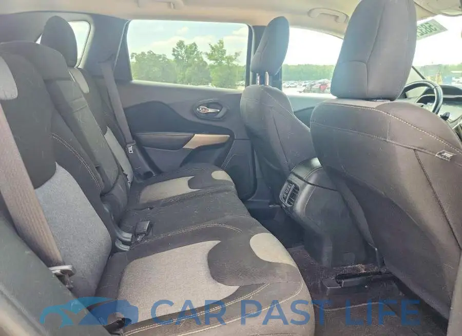 1C4PJLCB4JD620516# 10