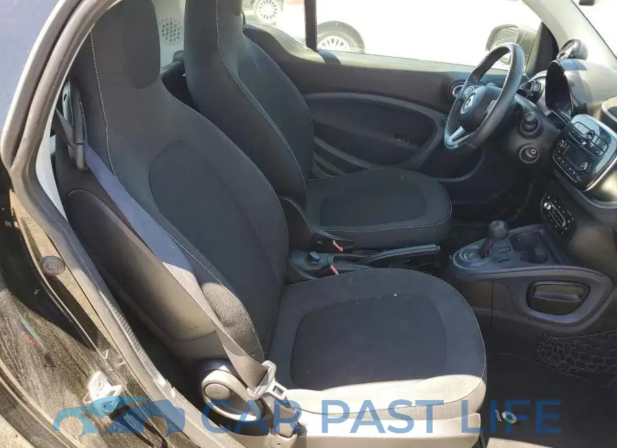 WMEFJ9BA2JK308828# 10
