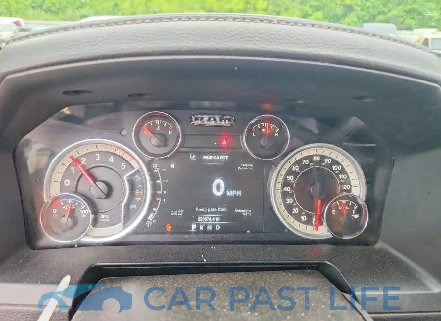 3C63RRJL7JG410329# 9