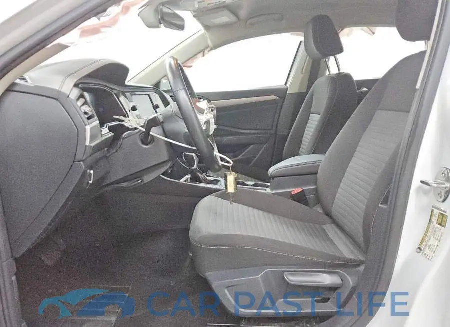 3VW5M7BU6RM050055# 7