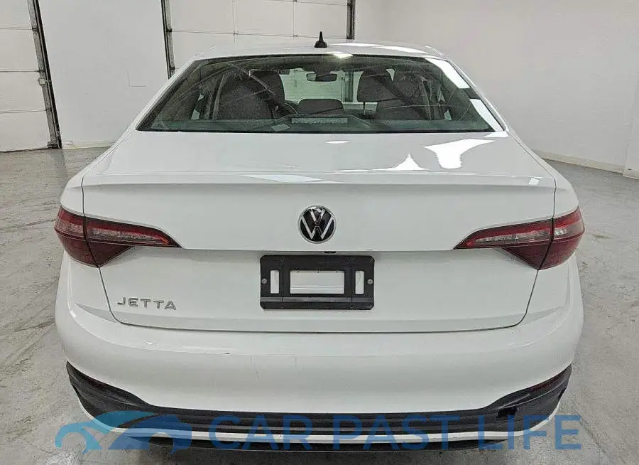 3VW5M7BU6RM050055# 6