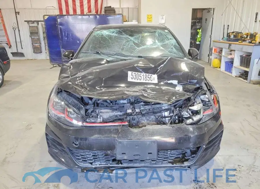 3VW5T7AU7MM010922# 5